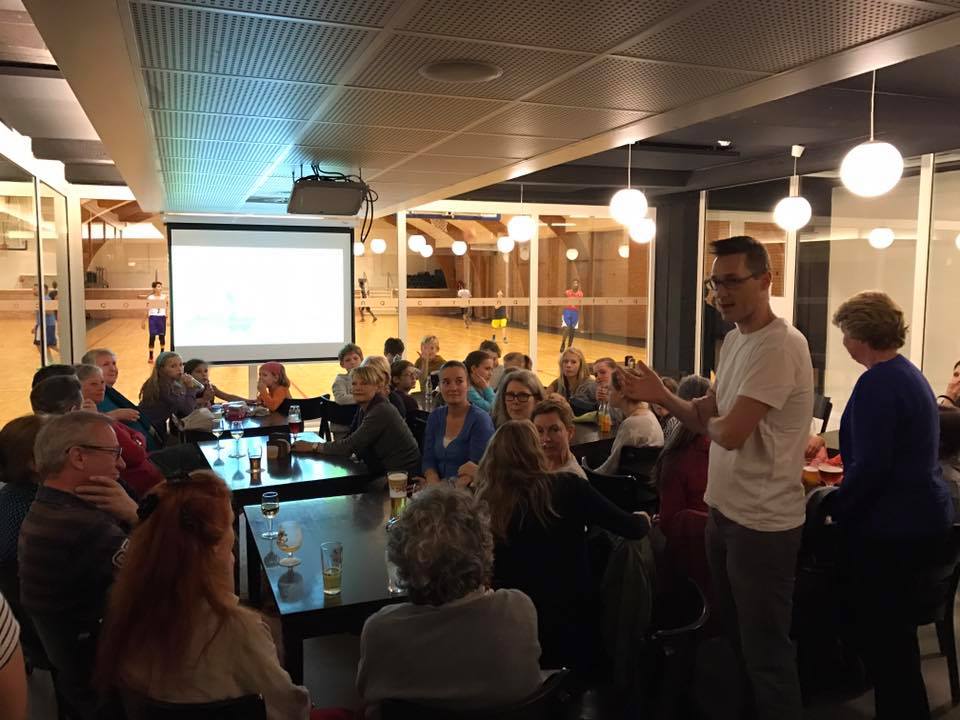 Buurtcentrum Cortina tapploeg buurtcafé